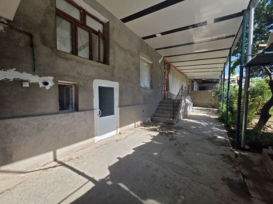 Тошкент тум. Кӯксарой Қ.Ф.Й. Кӯкбӯрик маҳ.  5 хона 11 сот  уй сотилади