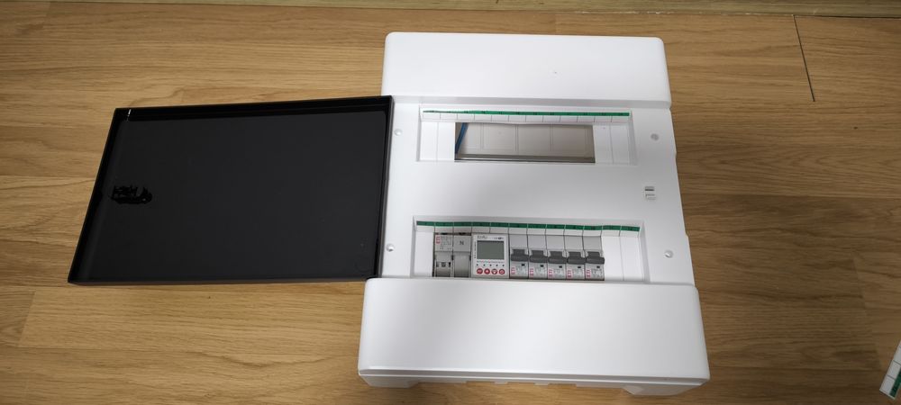 Tablou Electric Protectie Curent Alternativ cu Control Wifi Tuya