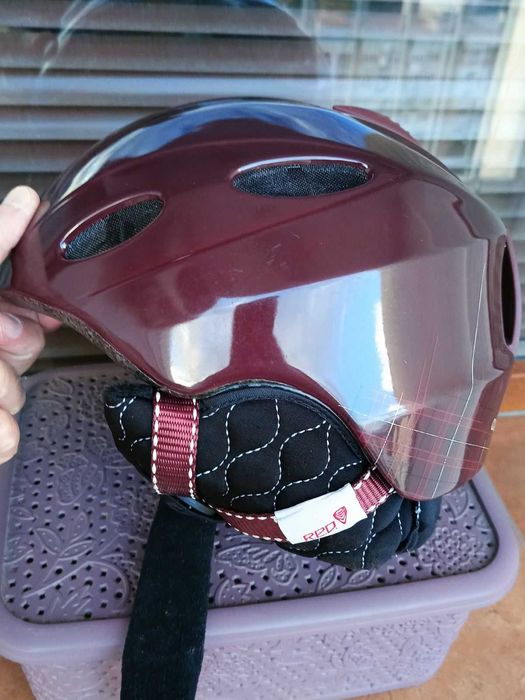 Дамска /момичешка ски каска 30лв.