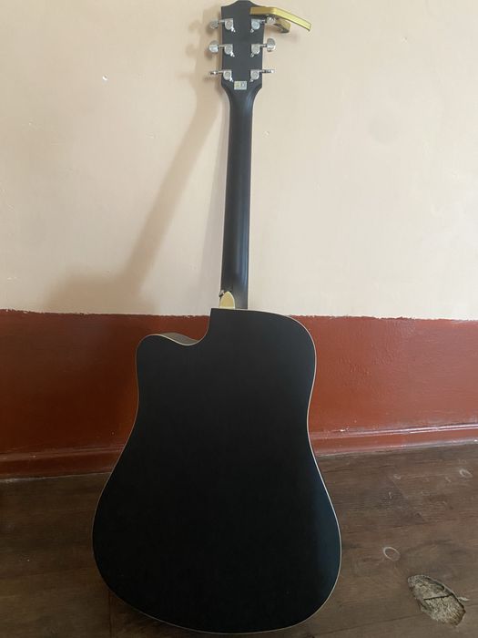 Гитара акустика