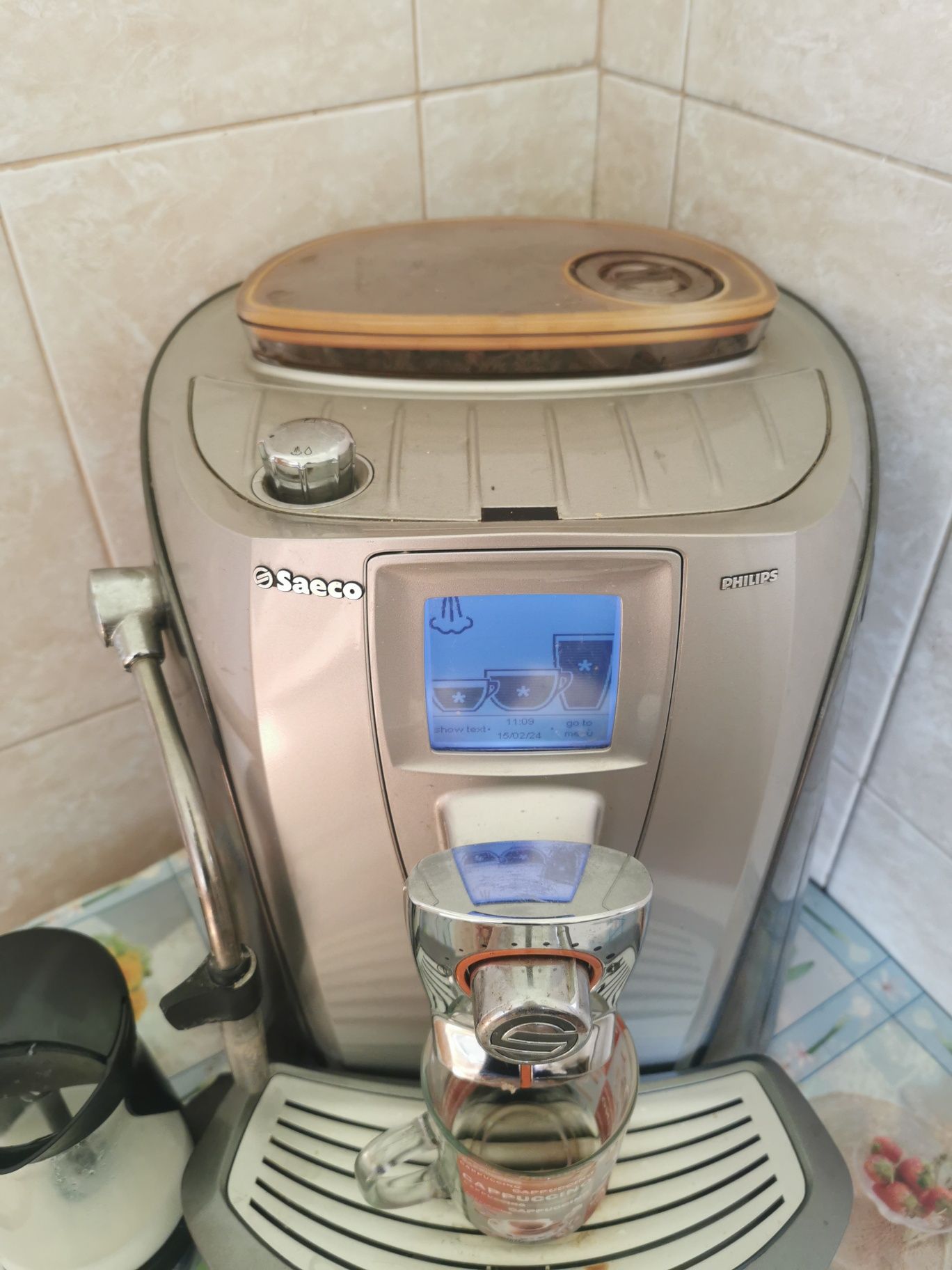Vând aparat de cafea expresor  Saeco Talea Touch