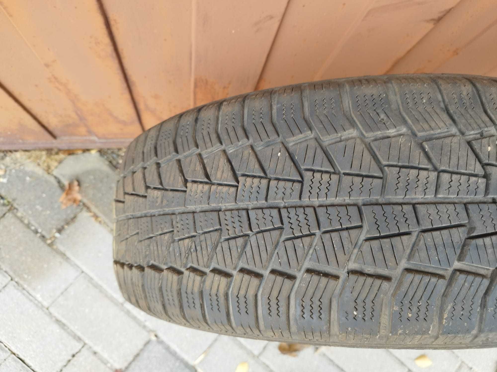 Продавам гуми зимни Gislaved 205/55/16