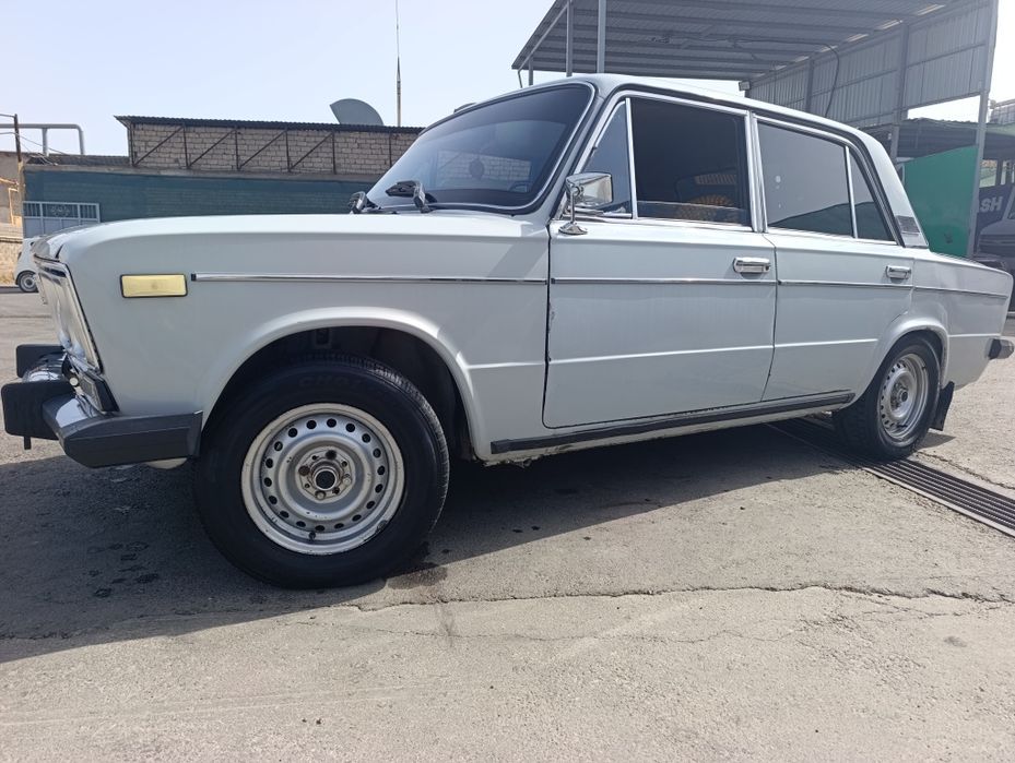 Vaz 2106 sotiladi. 1990 yil.