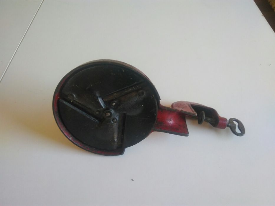 Masina veche tocat feliat