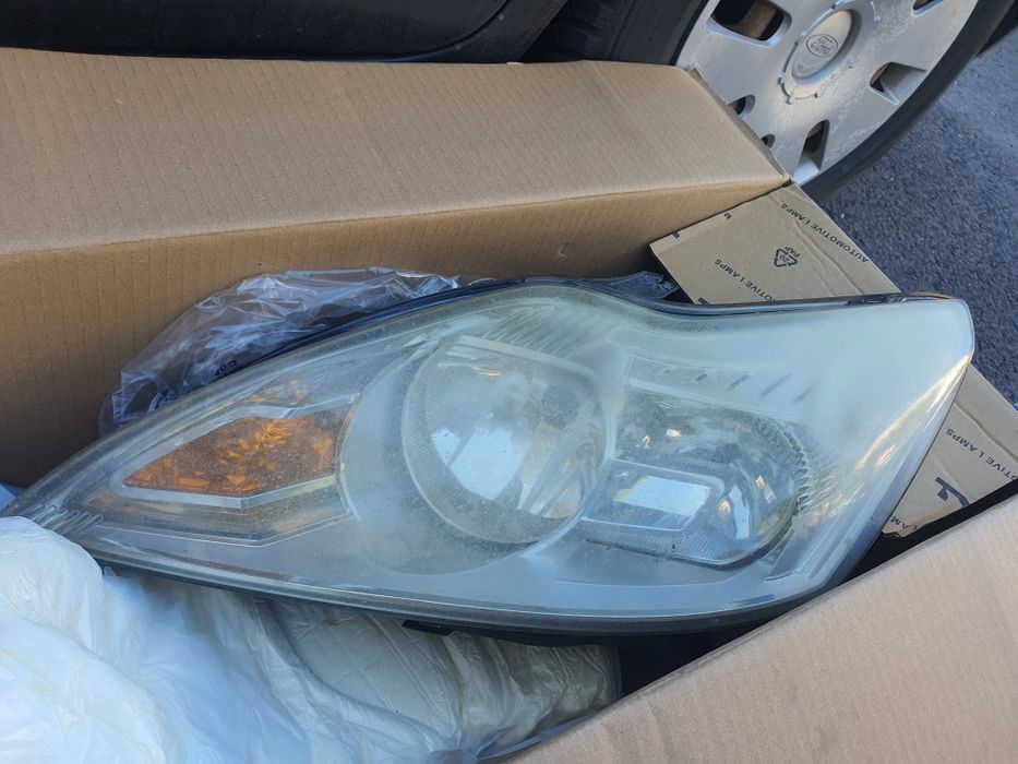 Faruri ford Focus 2 - 2010