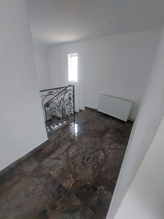 Vând casa,lângă Damila,la 100 de m de Profi sau schimb cu apartament