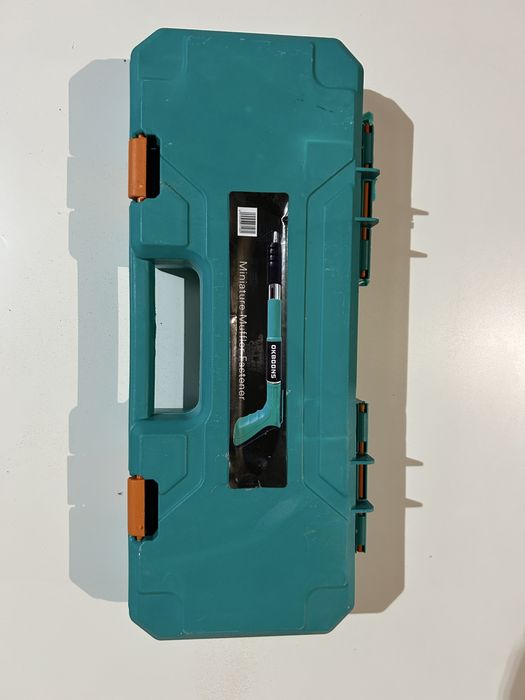 Pistol impuscat cuie