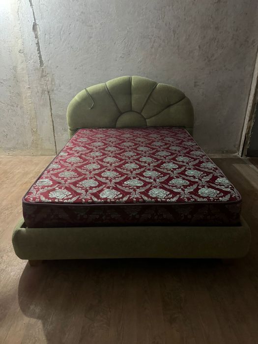 Продам двух спальную кровать