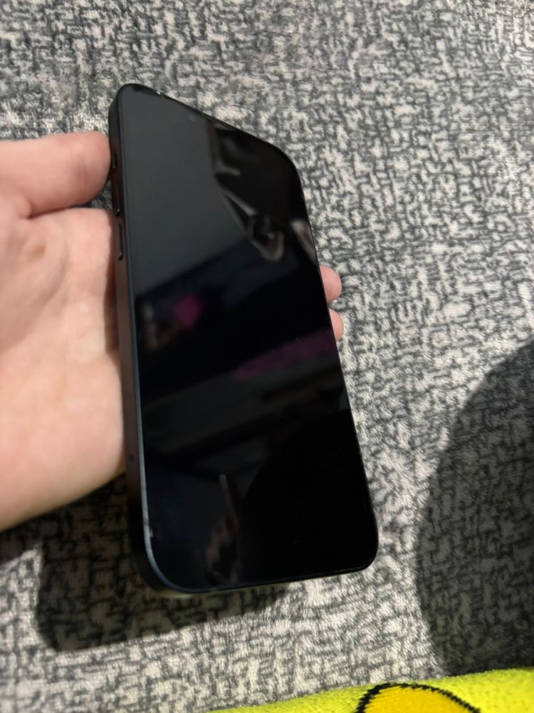 iPhone 13 в  отличном состоянии