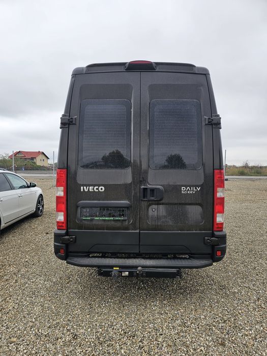 Iveco daily 6 locuri/ marfa/ 3 l diesel/2011