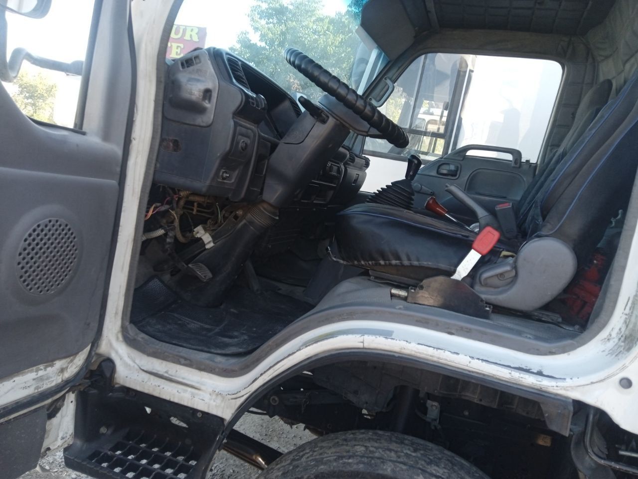 Isuzu samasval yuk mashinasi 29 000 y.e.