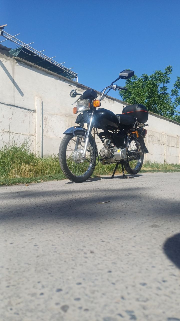Lifan mototsikl.