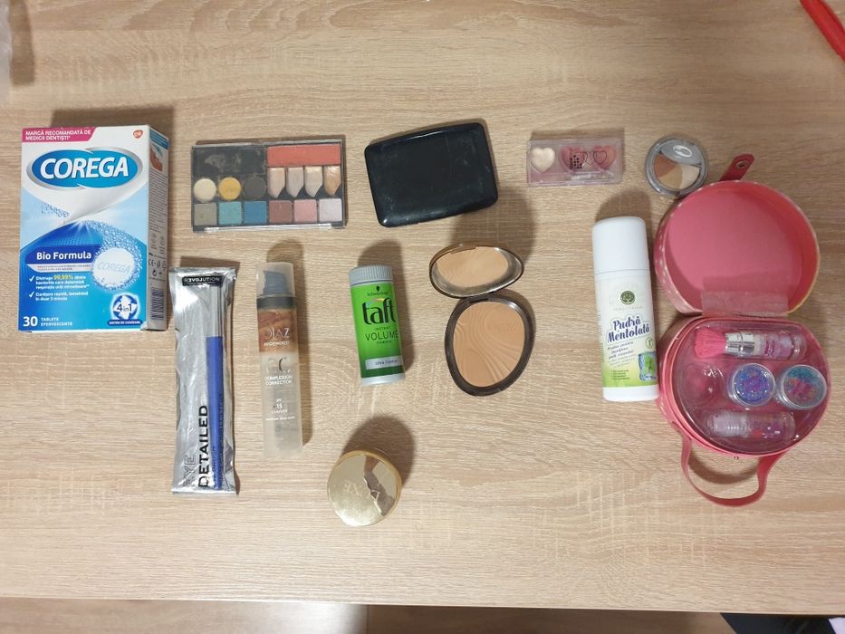 Vand toate produsele din imagine la 50 de lei totul