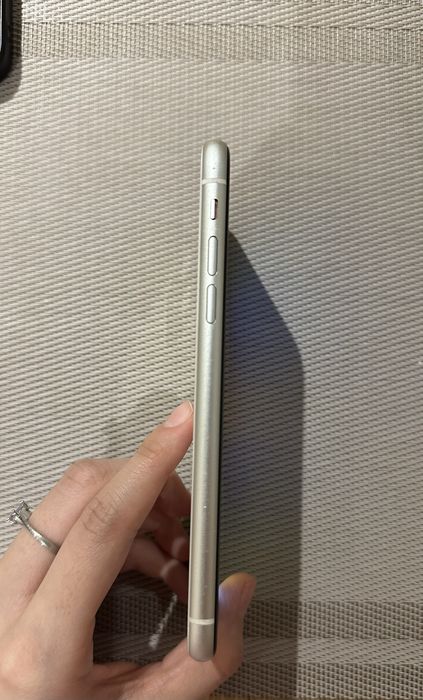 Продается 11 айфон