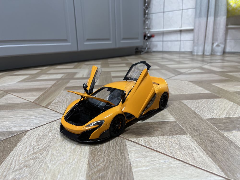 Macheta McLaren 675LT Orange Papaya 1:18 AUTOART