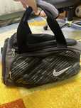 Geanta nike ca noua+compleu