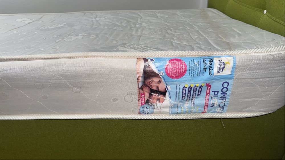 Pat tapitat hamar verde  cu tablie inalta pentru o persoana 100x200 cm