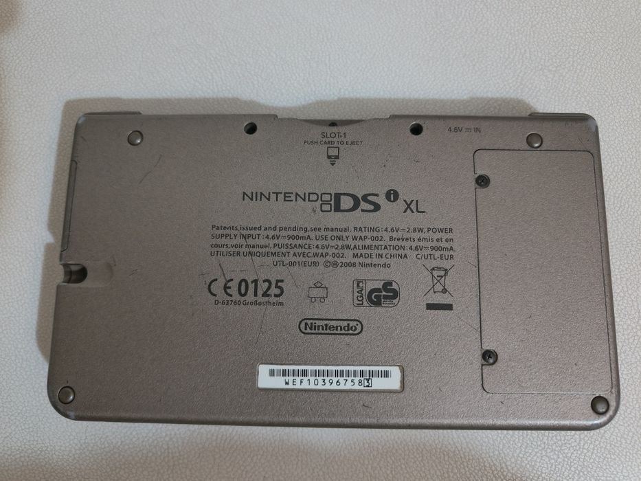 Vând consola  Nintendo Ds XL