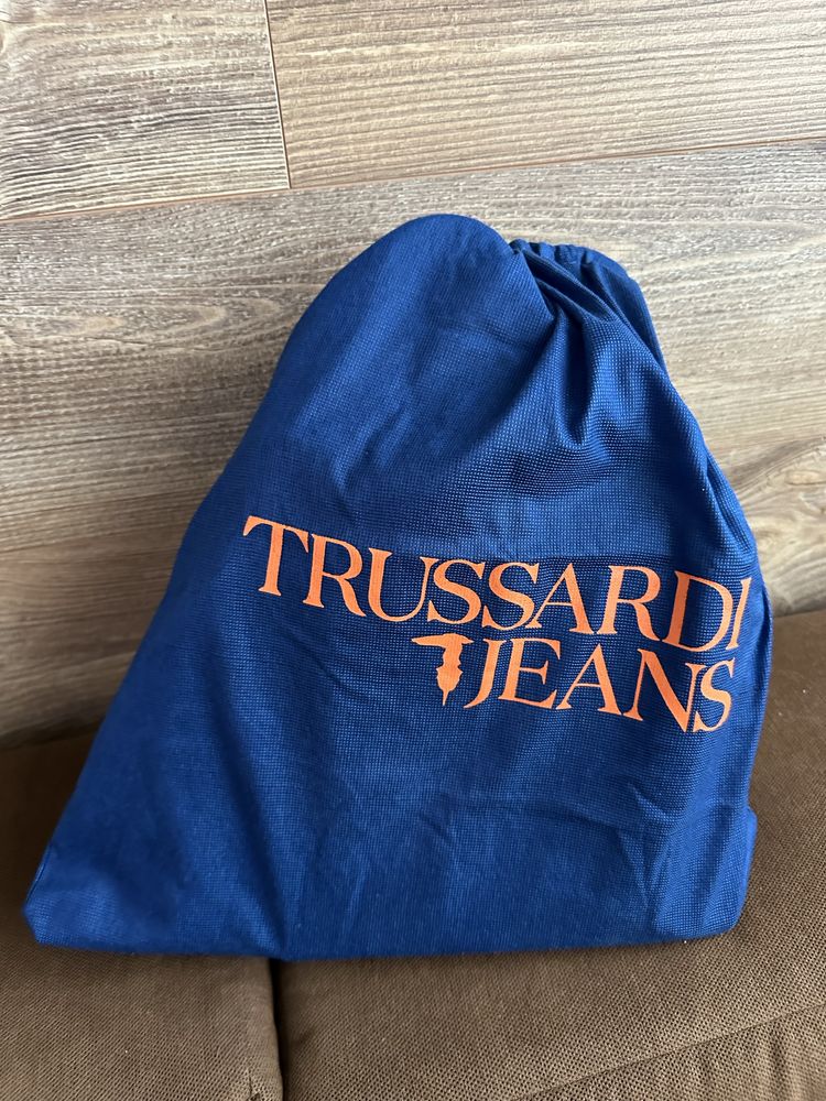 Оригинална раница на Trussardi