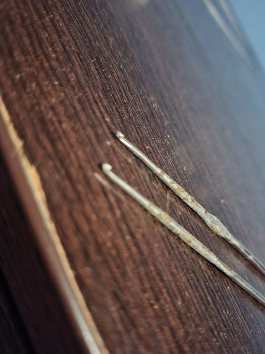 Set 2 Croșete Metalice Mărimea 4 – Folosite,