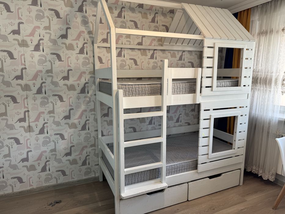 Продам 2-х ярусную кровать