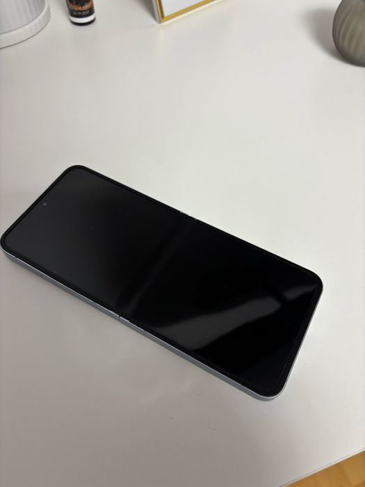 Samsung Z Flip 6