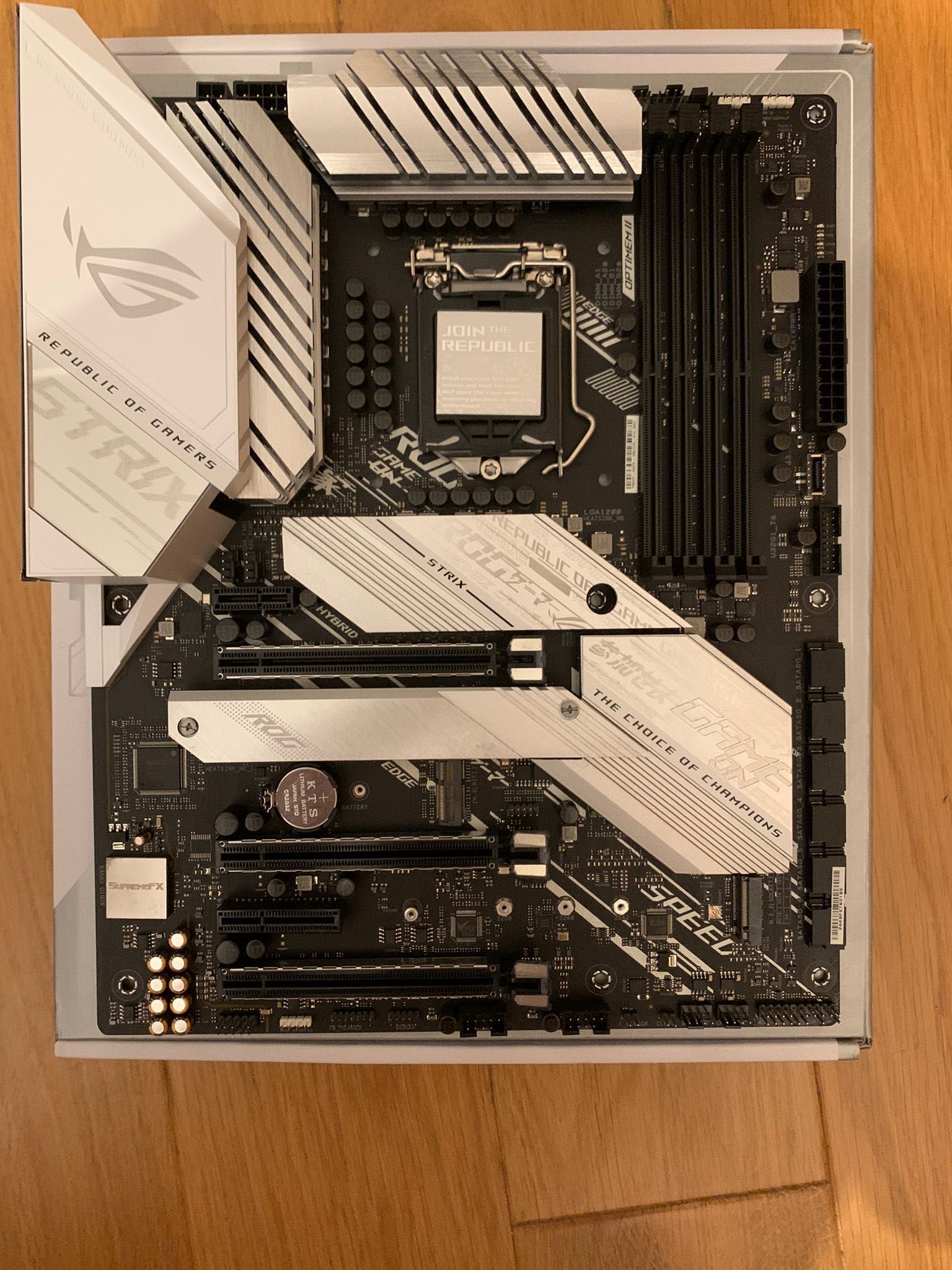 Placa de baza ASUS ROG STRIX Z490 A