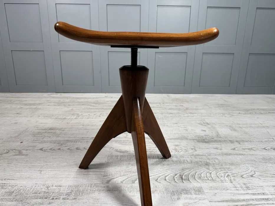 Стол за пиано Girsberger от 1956г. Р458-Д