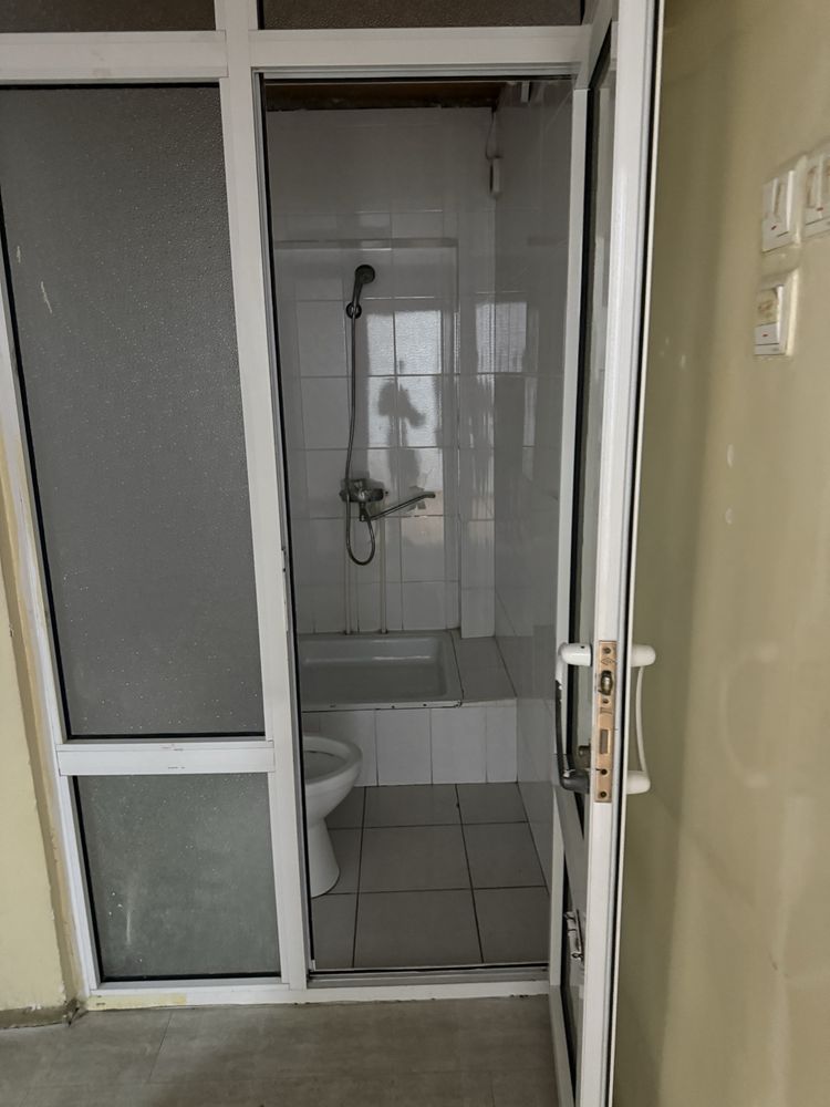 Сдам в аренду или продам. Центр 94 кв нежилой, орентир абай корзинка.
