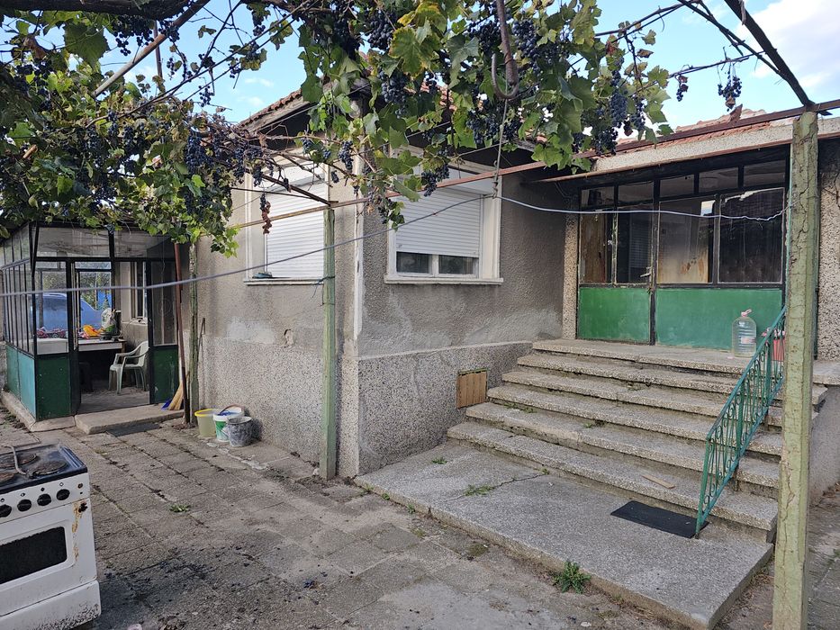 Лична продажба.в кв болярово.1430кв