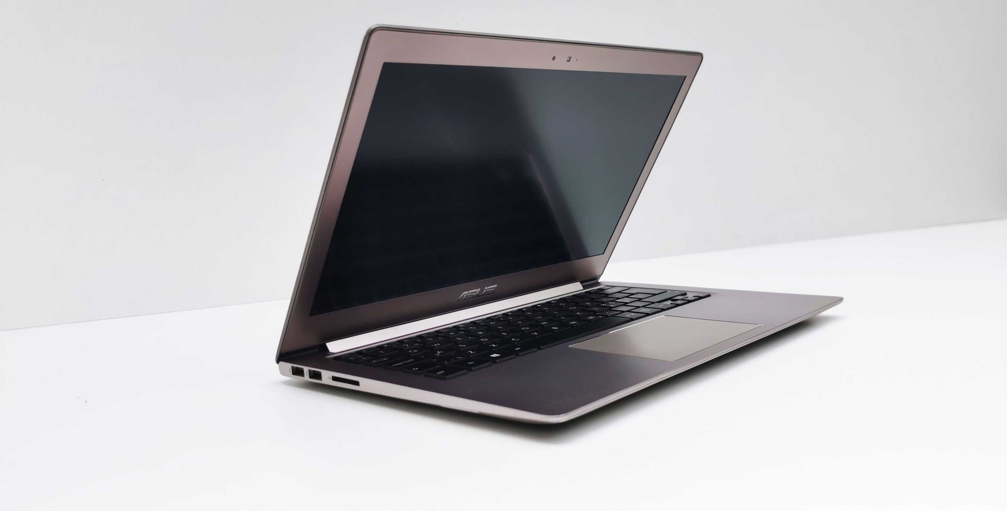 Asus VivoBook 13.3" i7 5500U nVidia GeForce - configurabil la cerere