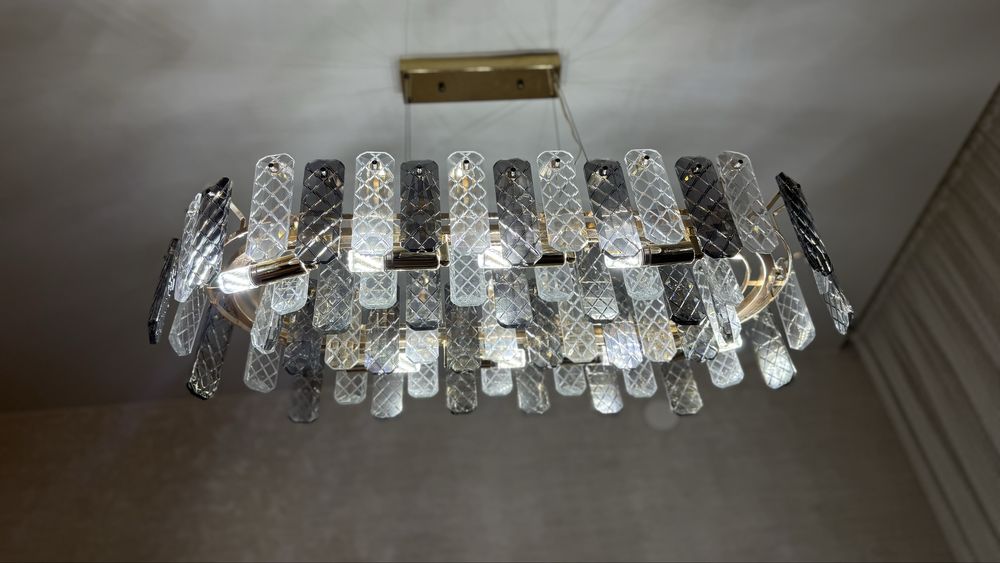 Продам люстру в хорошем состояние