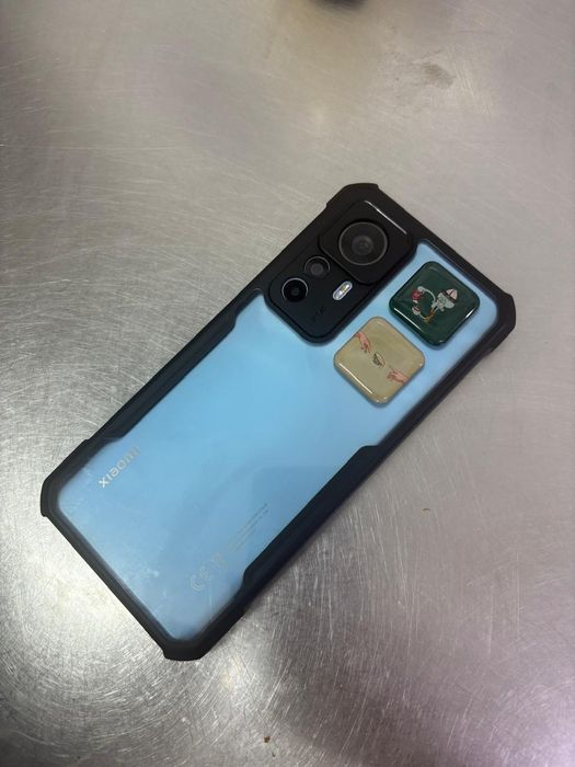 Продам Xiaomi 12t pro память 256. В хорошем состоянии коробка документ