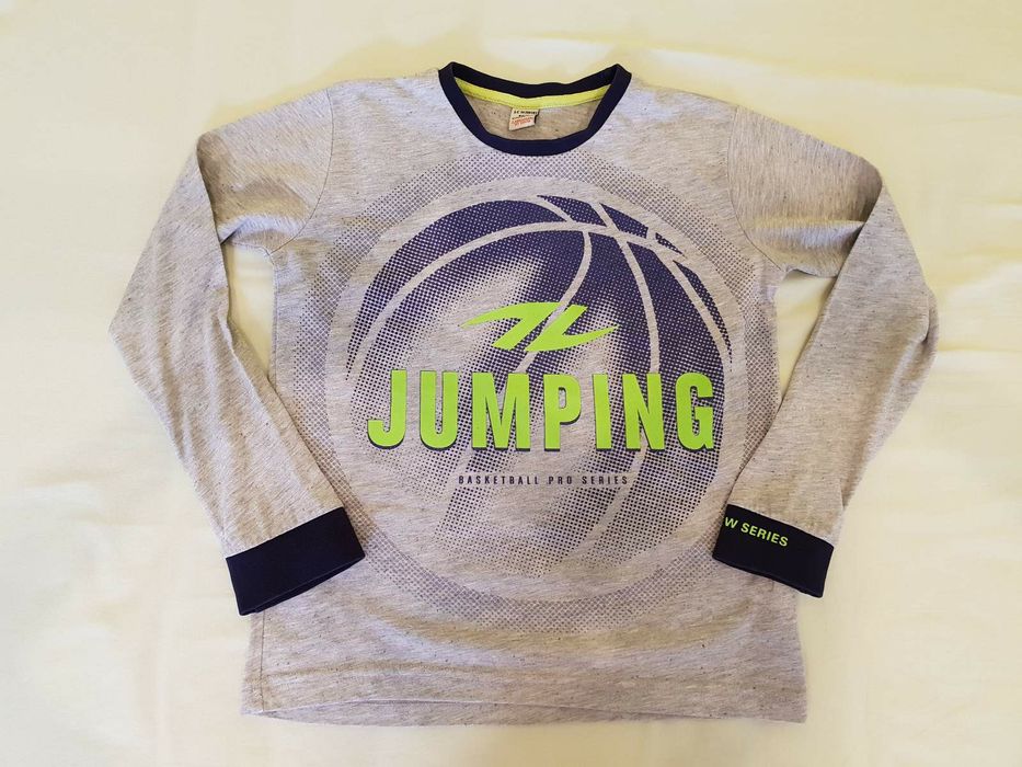 Продавам детска с дълъг ръкав