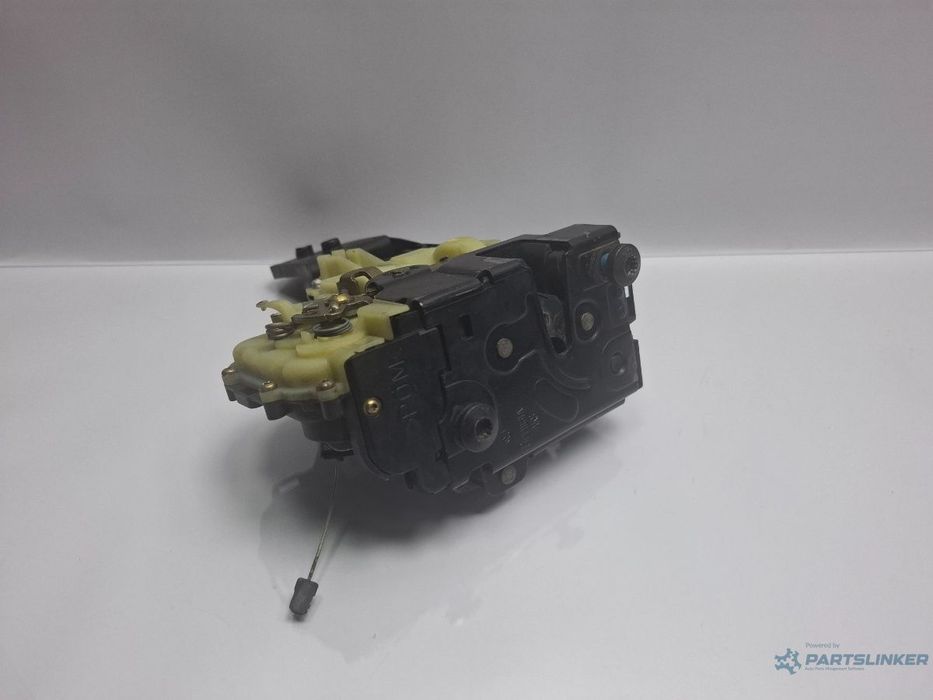 Broasca usa stanga fata VOLKSWAGEN PASSAT Variant 3B6 2000 - 2005 TDI AVB 3B1837015Q