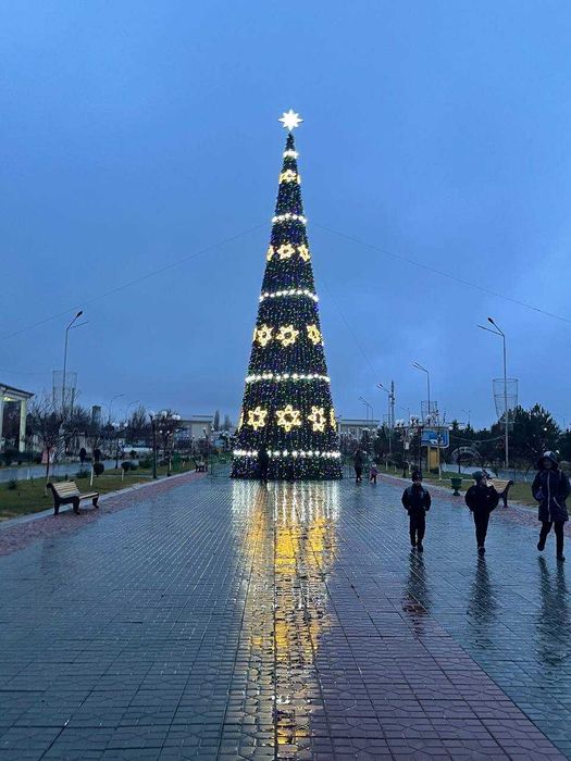 Установка новогодних ёлок || Yangi yil archasini o'rnatish