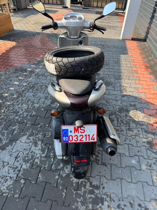 Scuter yamaha 125 cm …mai multe detali la telefon