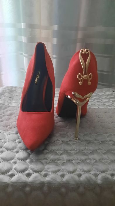 Туфли на шпильке