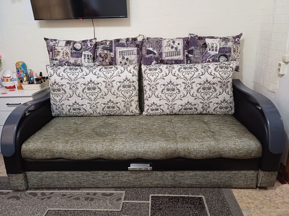 Диван б/у продам