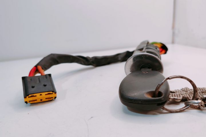 Contact de Pornire  cu Telecomanda Dacia Logan prima generatie seria