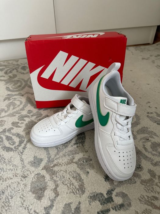 Продам новые детские кроссовки Nike в оригинале