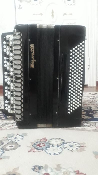 Баян сатылады Тула 201