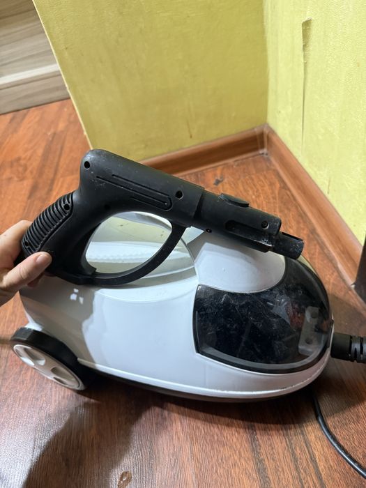 Парагенератор, пылесос и стременянка продается. Пар 25к, пылесосо 25к