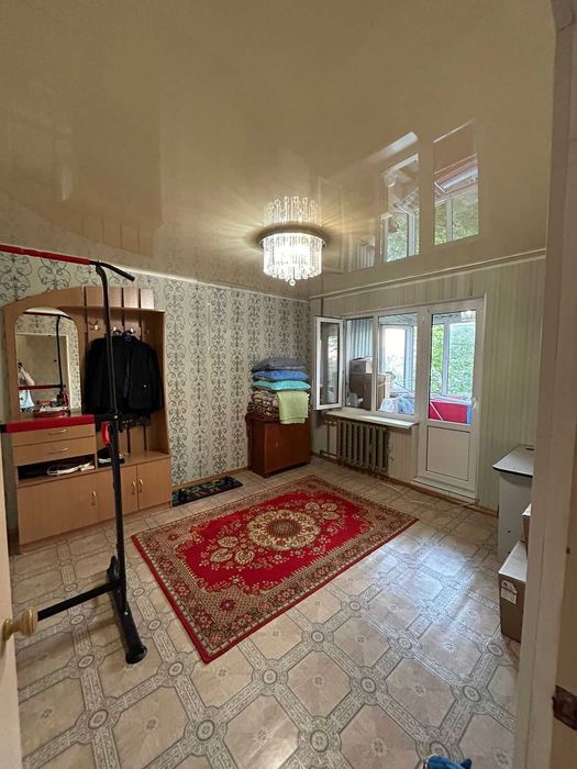 продается 2 ком квартира район Схи