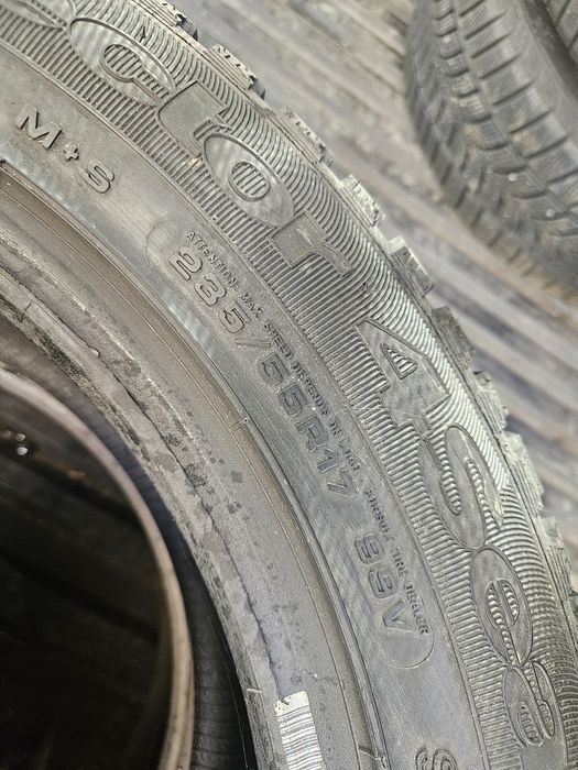 Гуми 235/55/17 2броя Всесезонни