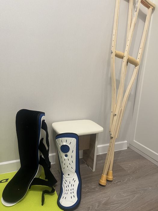 Ортез на голеностоп и Костыль