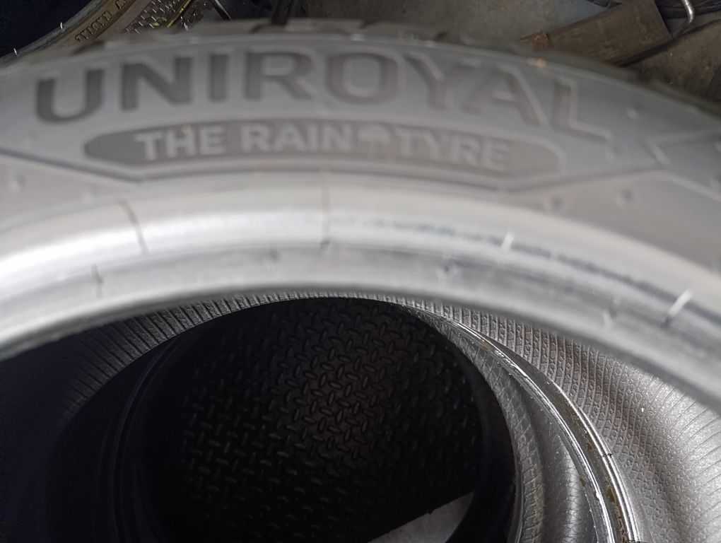 Patru anvelope de vara 235 40 18 Uniroyal dot 2020