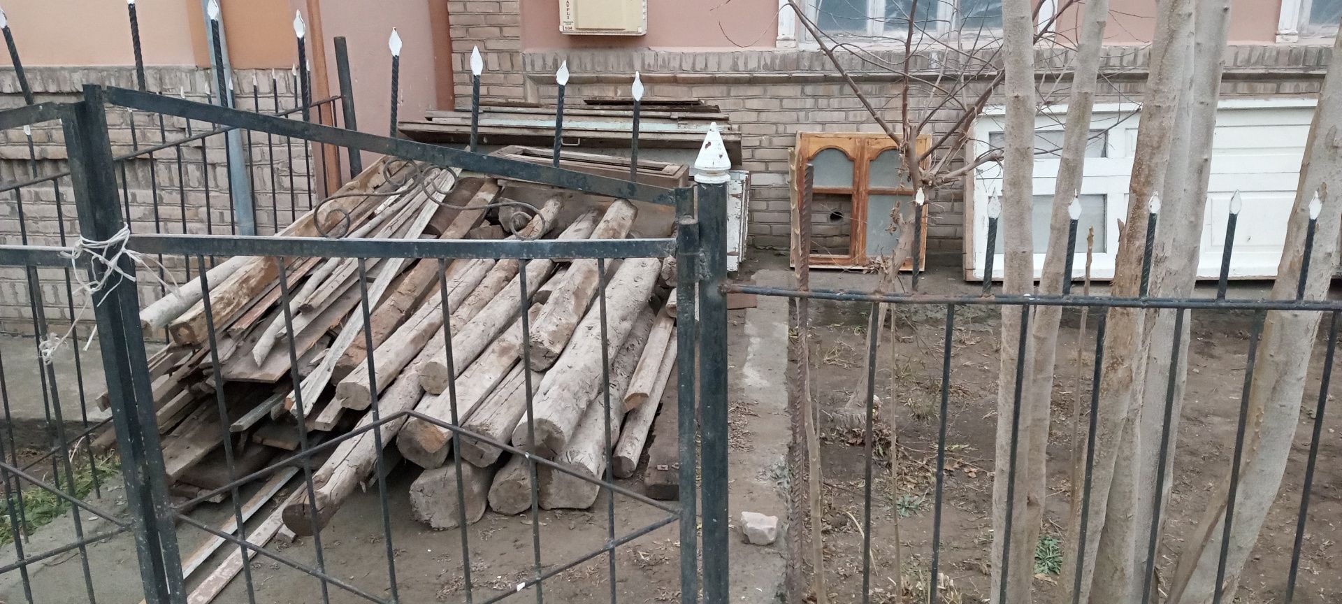 Xar xil eshik va taxta yağochlar sotiladi urganchda