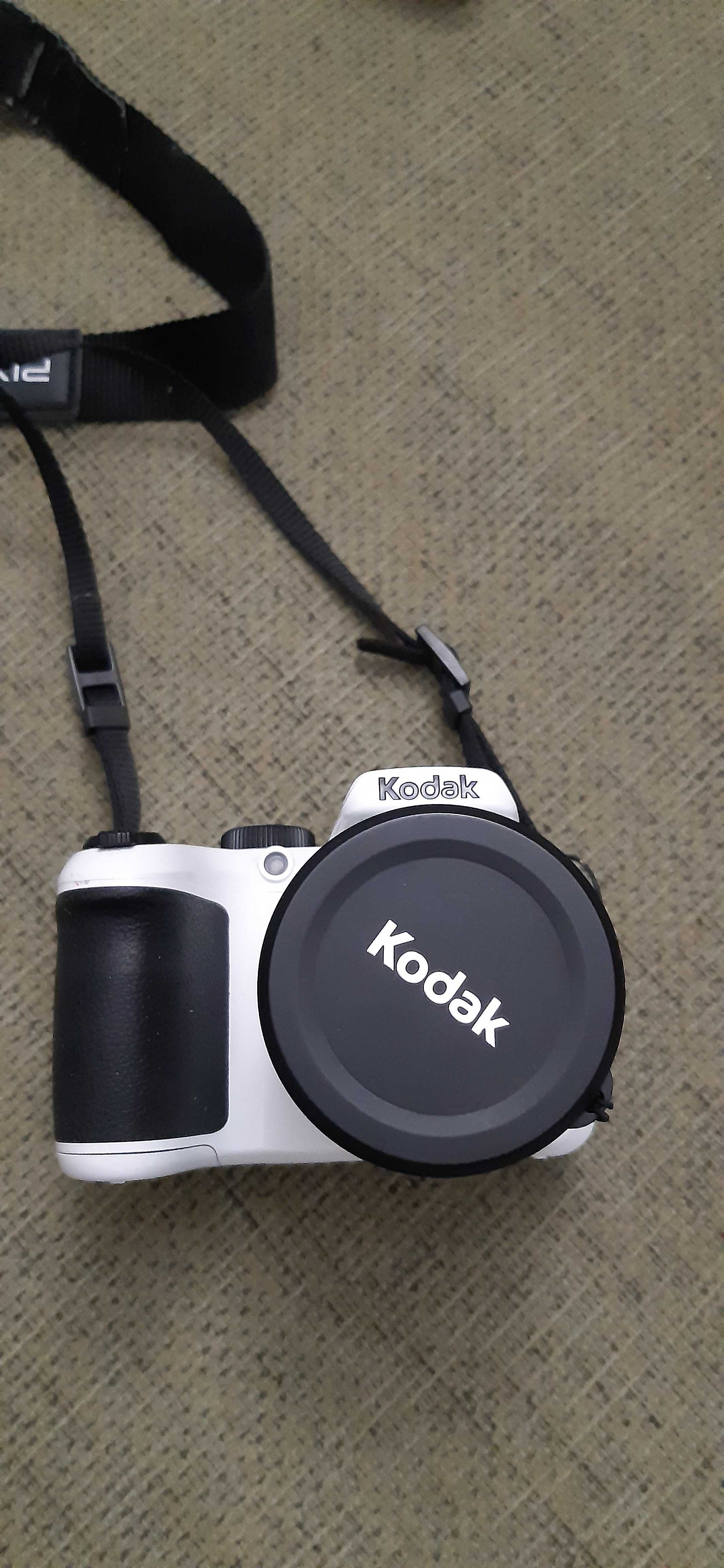 Vand camera foto semi-profesionala KODAK
