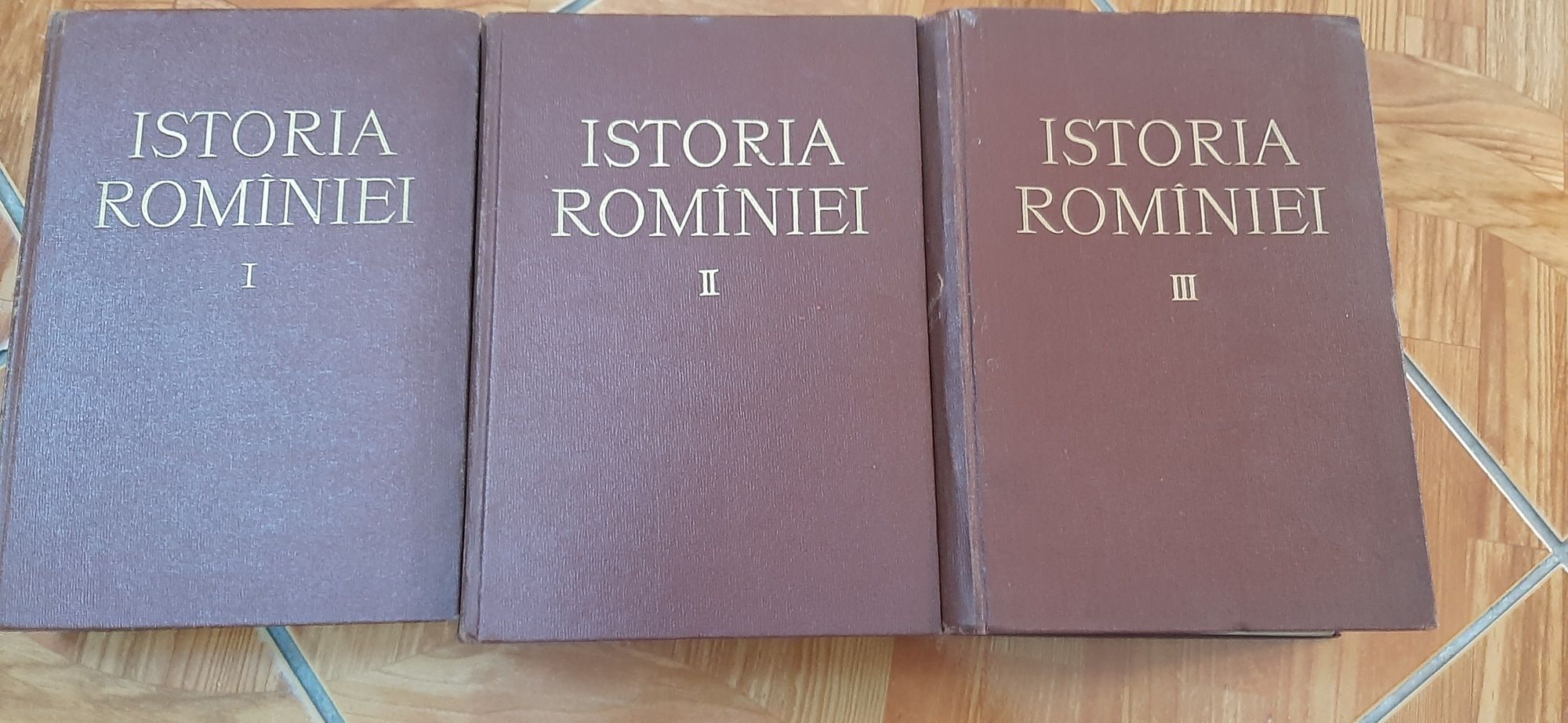 Istoria României volumele:I,II,III.